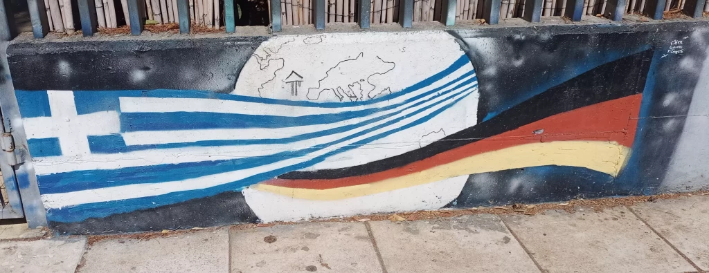 Mauer mit Fahnen neu